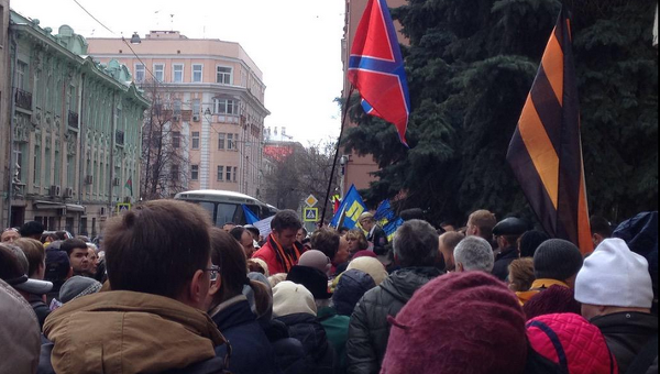 Акция памяти Бузины и Калашникова в Москве у посольства Украины