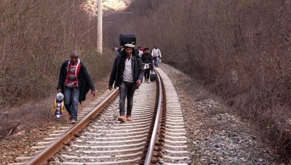Поезд врезался в группу мигрантов в Македонии
