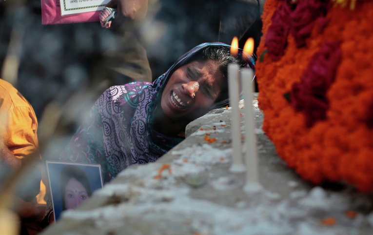 Годовщина обвала фабрики Рана Плаза в Бангладеш,тогда под завалами погибли более ста тысяч людей