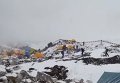Сход лавины на Эвересте в результате землетрясения в Непале