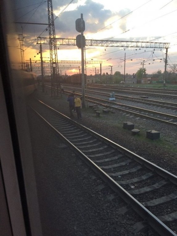 Поезд Харьков-Киев сошел с рельс