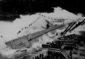 Спуск на воду американской подводной лодки Robalo компании Manitowoc Shipbuilding, Висконсин, 9 мая 1943 года.