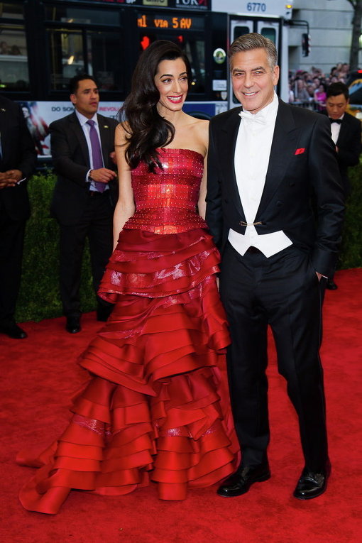 Джордж Клуни и Амаль Клуни на Балу Института костюма в Нью-Йорке