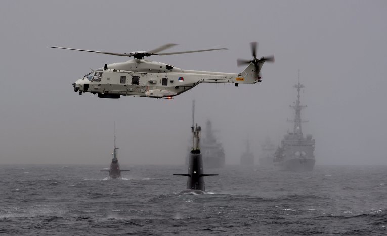 У западного побережья Норвегии начались противолодочные учения НАТО Шустрый мангуст 2015. Маневры продлятся до 14 мая. В них задействованы более 20 единиц техники, в том числе воздушные суда и подводные лодки.