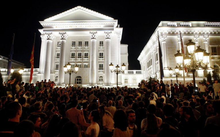 Протесты у здания правительства Македонии