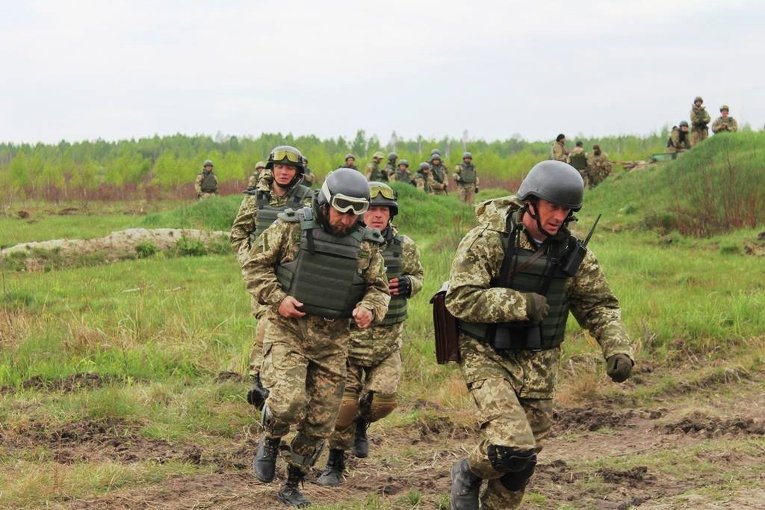 Бойцы ВСУ на полигоне в Житомирской области