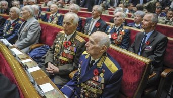 Ветераны на торжественном заседании Верховной Рады