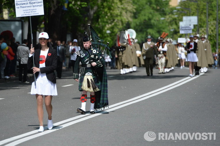 Марш военных оркестров в Киеве