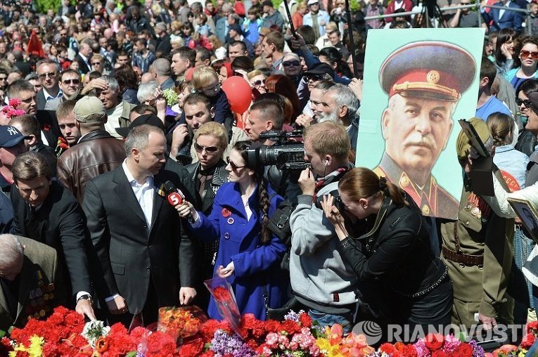 Нестор Шуфрич в киевском парке Славы 9 мая 2015 года