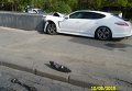Авария в Киеве: Porsche Panamera врезался в переход