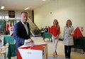 Глава Европейского совета Дональд Туск во время голосования на выборах президента Польши