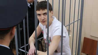 Надежда Савченко на суде. Архивное фото