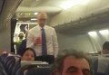 Яценюк в эконом-классе самолета