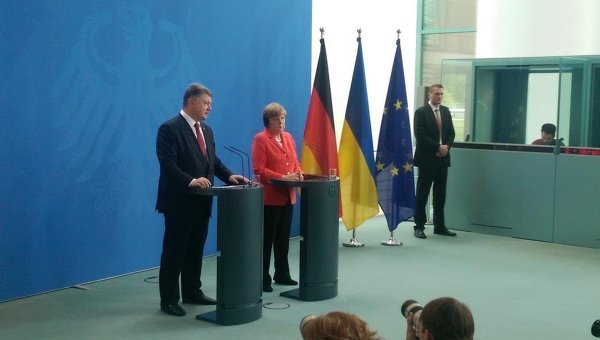 Петр Порошенко и Ангела Меркель в Берлине