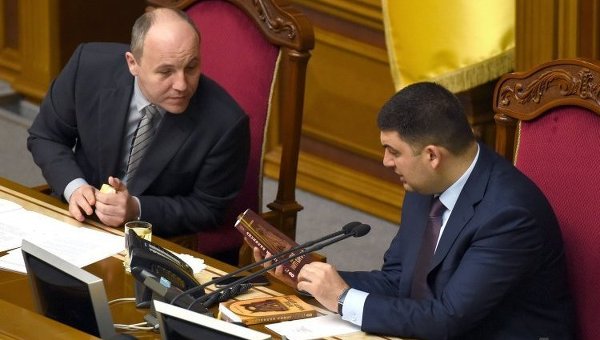 Первый заместитель председателя ВР Украины Андрей Парубий и председатель ВР Украины Владимир Гройсман