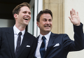 Премьер-министр Люксембурга Ксавье Беттель вступил в однополый брак со своим партнером — бельгийским архитектором Готье Дестене.