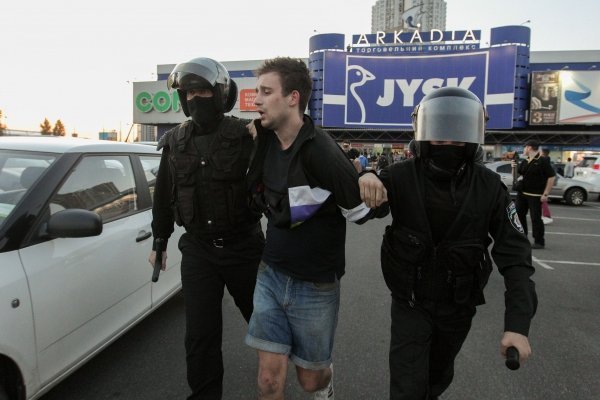 Задержания участников столкновений на Осокорках в Киеве