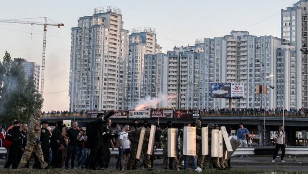 Массовые столкновения на месте застройки на Осокорках в Киеве
