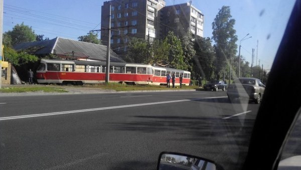 Трамвай въехал в дом в Харькове