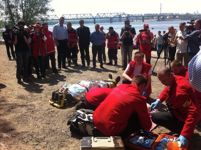 Мэр Киева на учениях спасателей на воде