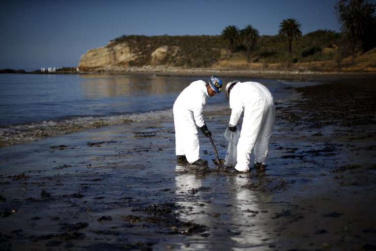 Разлив нефти у берегов Калифорнии