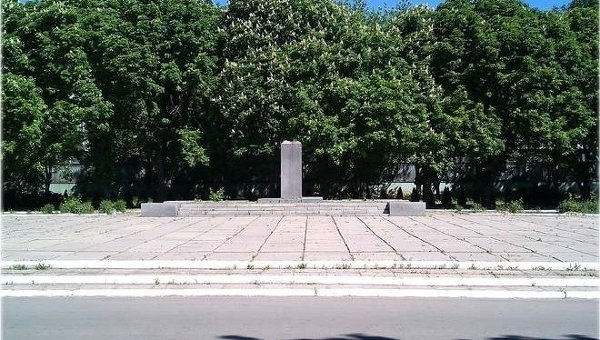 Памятник Ленину снесли в городе Гуляйполе Запорожской области
