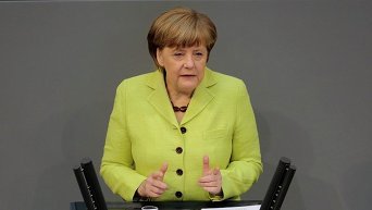 Канцлер ФРГ Ангела Меркель выступает в Бундестаге