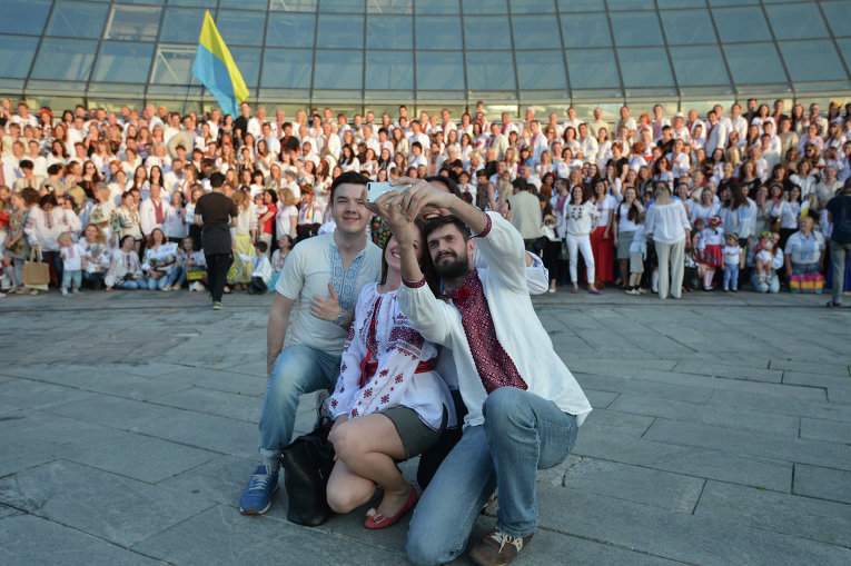 День вышиванки на Майдане в Киеве