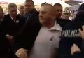 Нападение на президента Польши. Видео