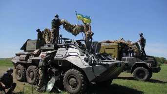 Тактико-строевые занятия украинских военных в зоне АТО