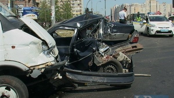 ДТП в Киеве с участием Газели и автомобиля такси