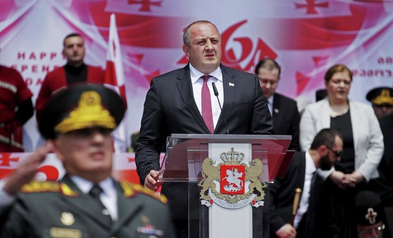 Президент Грузии на военной параде в Тбилиси