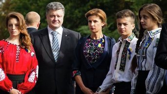 Петр Порошенко с женой и детьми