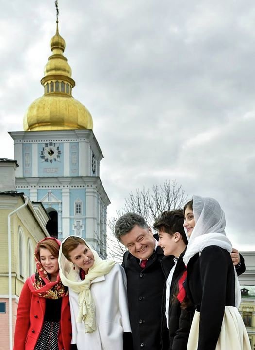 Петр Порошенко с семьей в Киево-Печерской Лавре