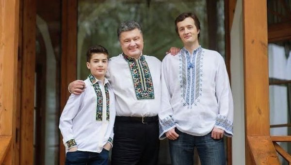 Петр Порошенко с сыновьями Михаилом и Алексеем