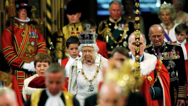 Королева Елизавета II в Палате лордов