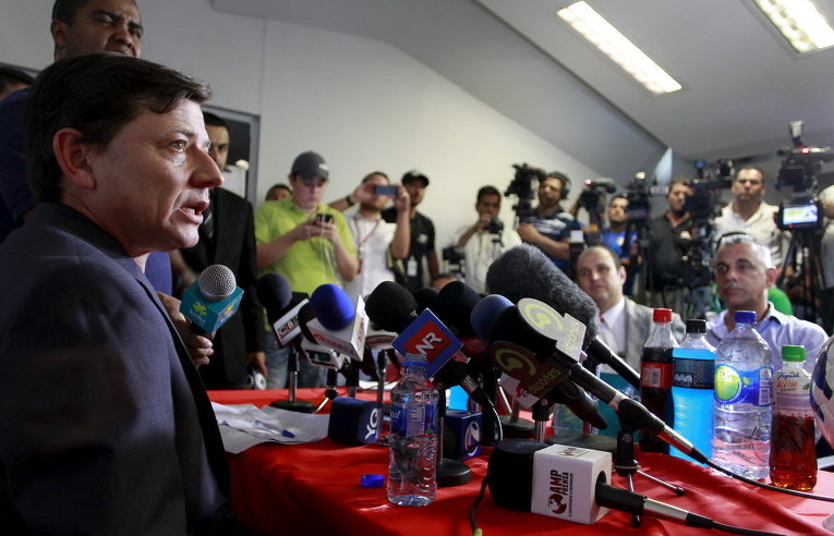 Вице-президент федерации футбола Коста-Рики Хорхе Идальго дает пресс-конференцию