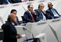 Мишель Платини слушает доклад Йозефа Блаттера на конгрессе ФИФА