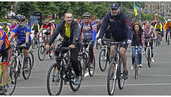 Виталий Кличко на велопараде в Киеве
