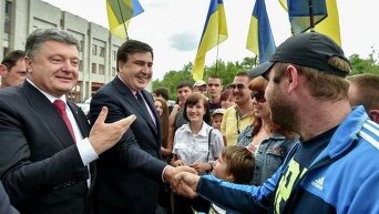 Петр Порошенко и Михаил Саакашвили в Одессе. Архивное фото