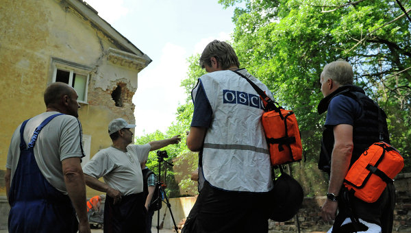 Представители ОБСЕ в Донецке. Архивное фото
