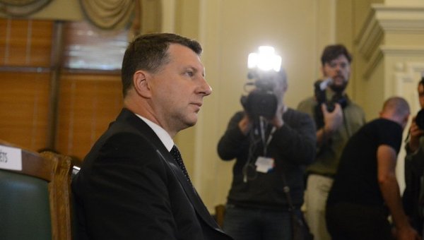 Сейм Латвии на внеочередном заседании в среду избрал президентом страны министра обороны Раймонда Вейониса.