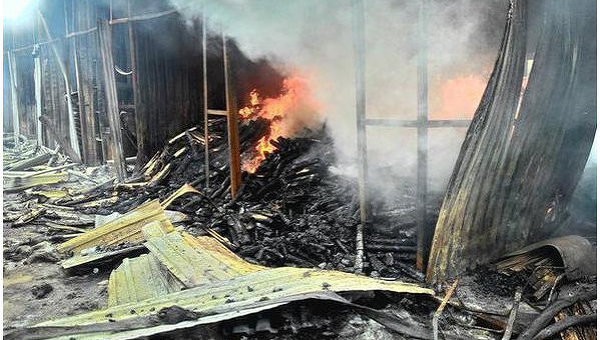 Пожар на рынке в Донецке. Архивное фото