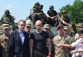 Премьер-министр Арсений Яценюк посетил Яворовский полигон