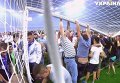 Фанаты ломают ворота на НСК Олимпийский