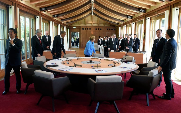 Первая рабочая сессия саммита G7