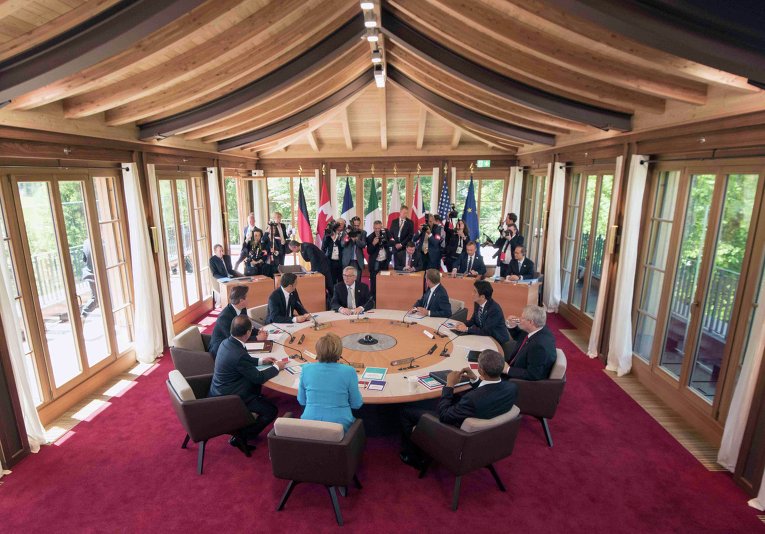 Первая рабочая сессия саммита G7