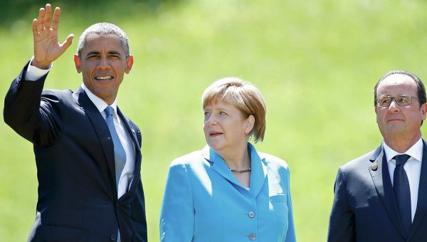 Обама, Меркель и Олланд позируют фотографам