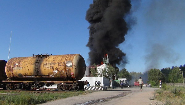 Пожар на нефтебазе в Василькове