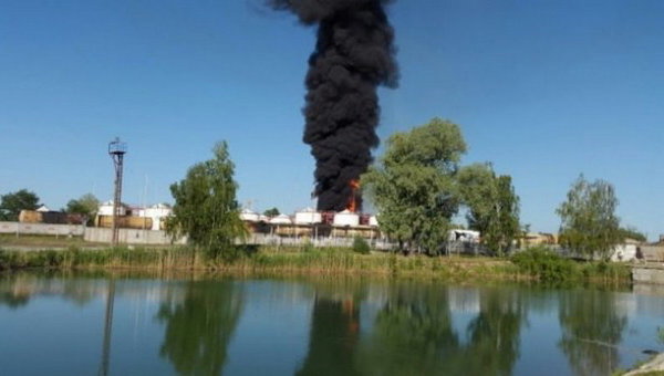 Пожар на нефтебазе в Василькове